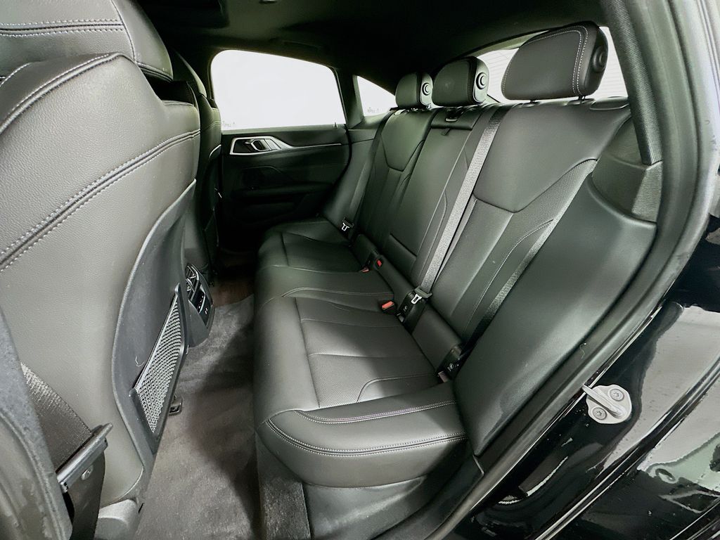 Thumbnail: 2022 BMW i4 - 25