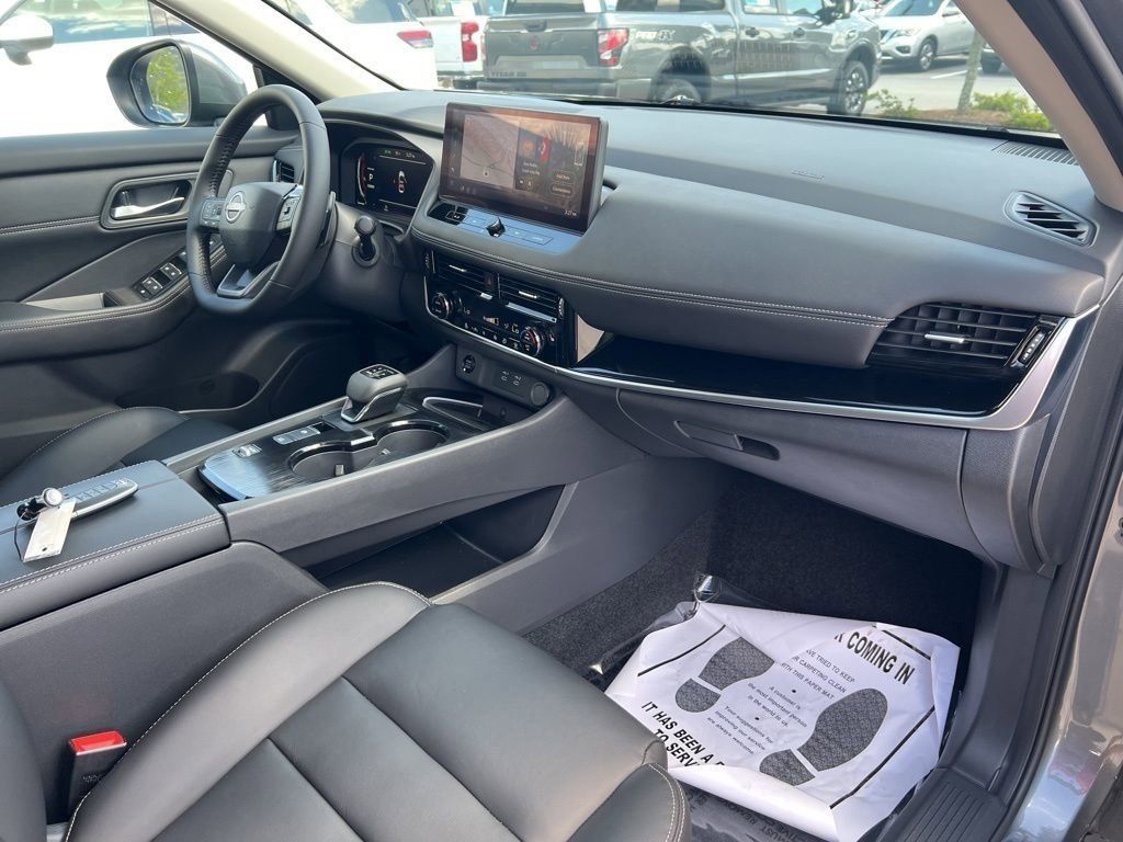 2025 Gun Metallic Nissan Rogue SL FWD SUV