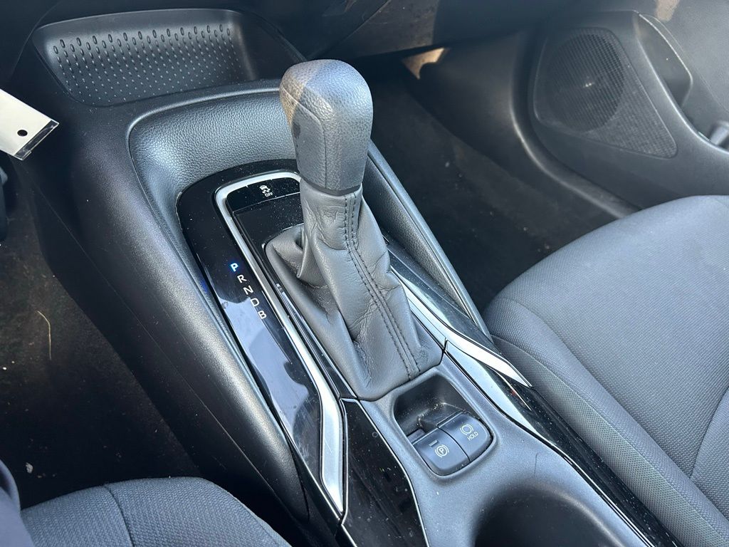 2021 Toyota Corolla LE 26