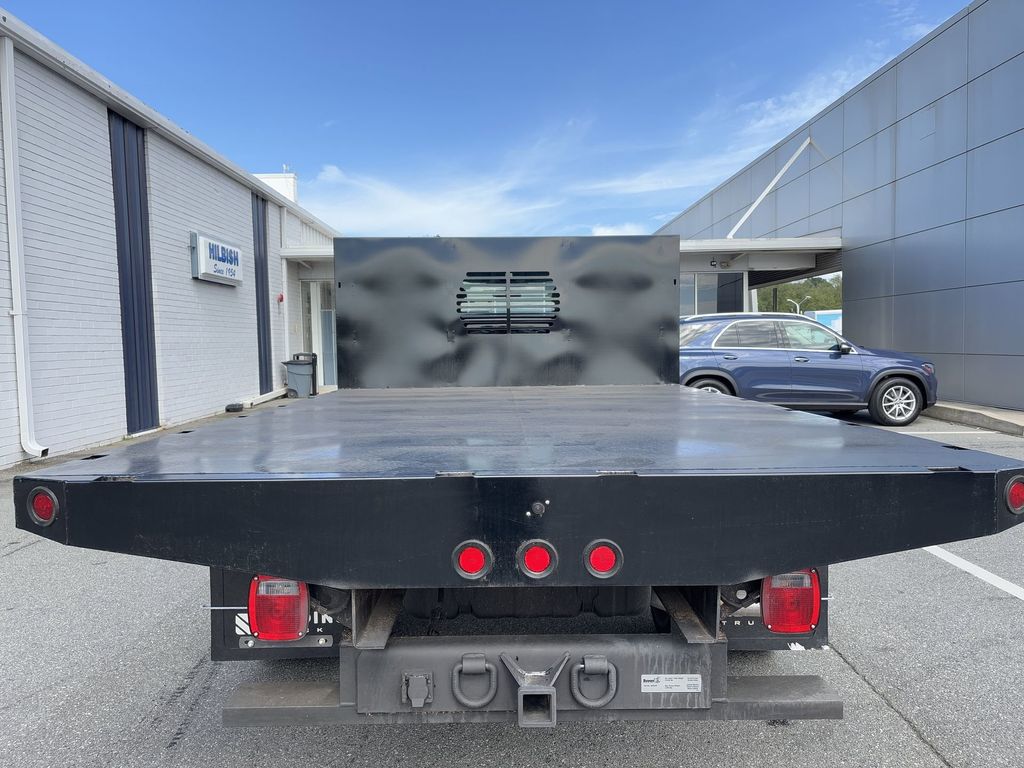 New 2024 Oxford White Ford F-350® XL image 20
