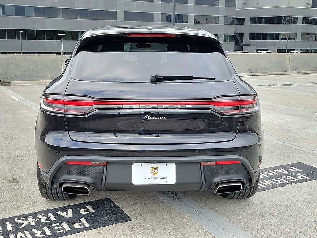 Thumbnail: 2025 Porsche Macan - 5