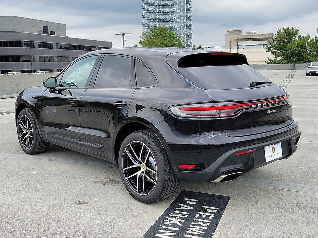 Thumbnail: 2025 Porsche Macan - 6