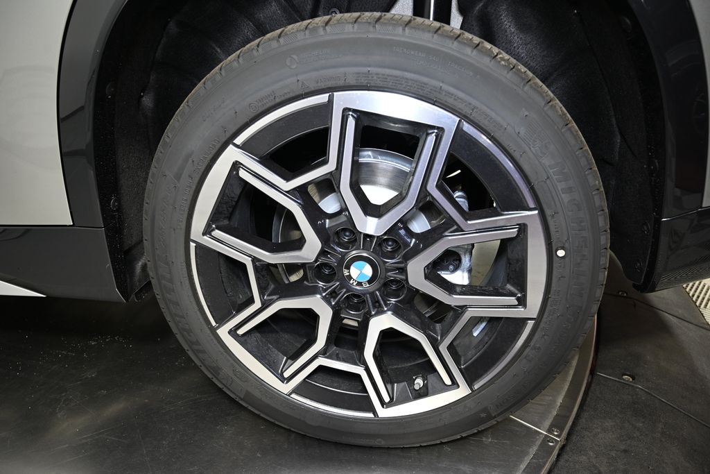 Thumbnail: 2026 BMW X1 - 12