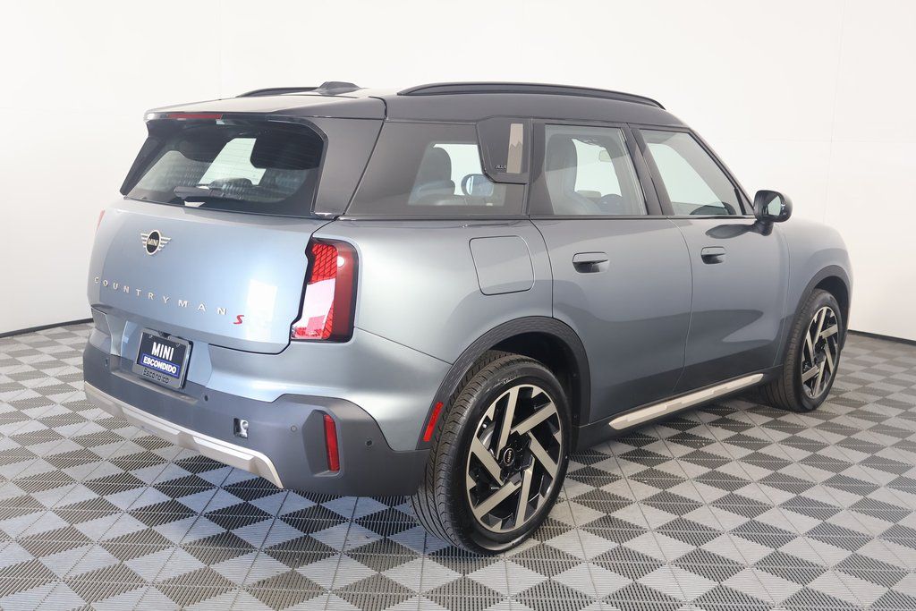 2025 MINI Cooper Countryman Base 2