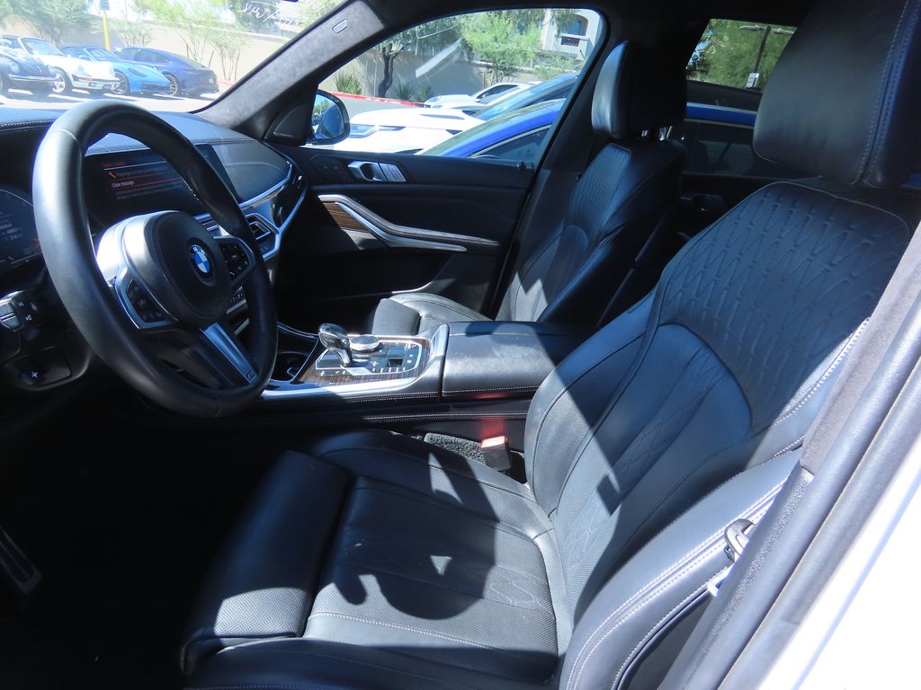 Thumbnail: 2020 BMW X7 - 10