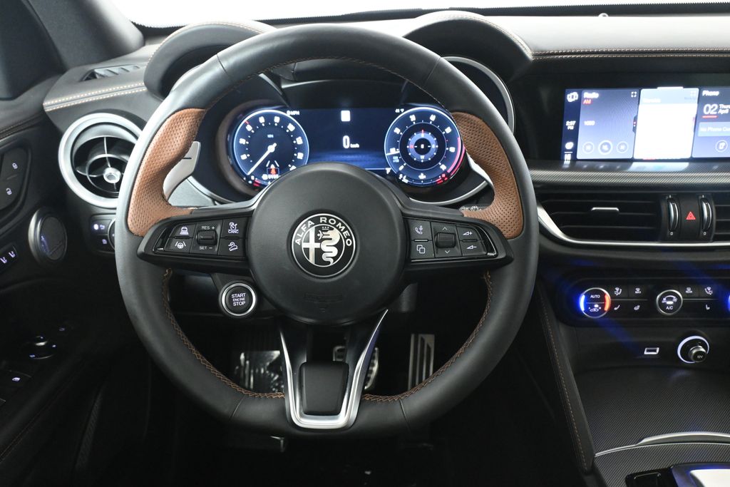 Thumbnail: 2025 Alfa Romeo Stelvio - 17
