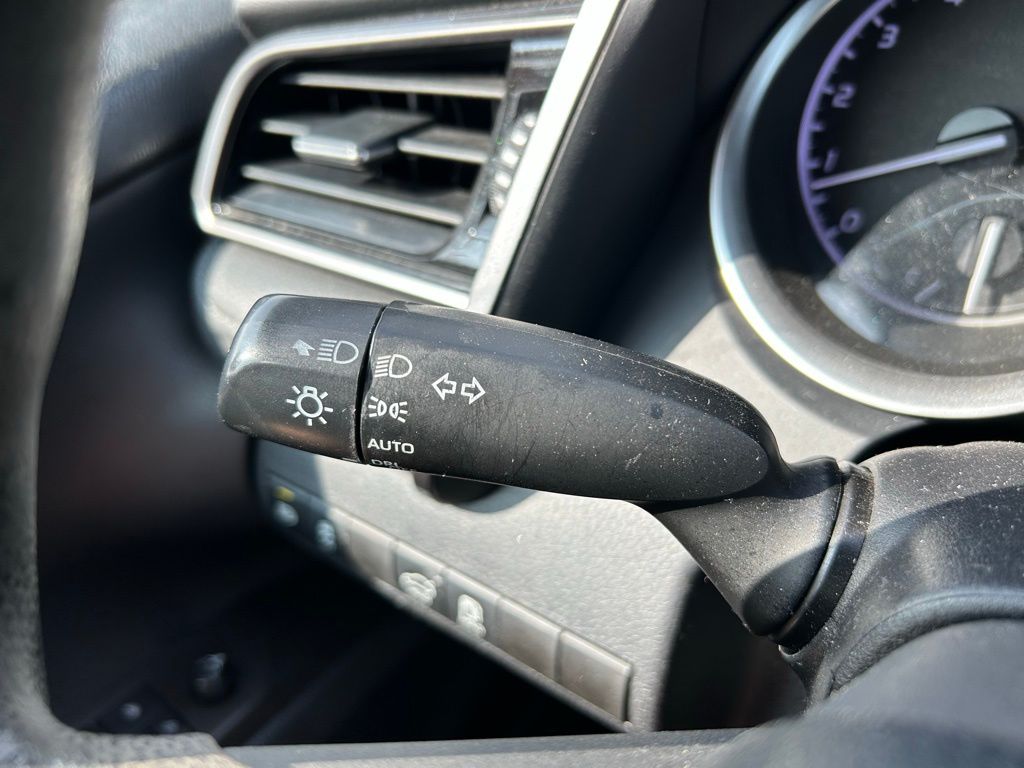 2021 Toyota Camry LE 21