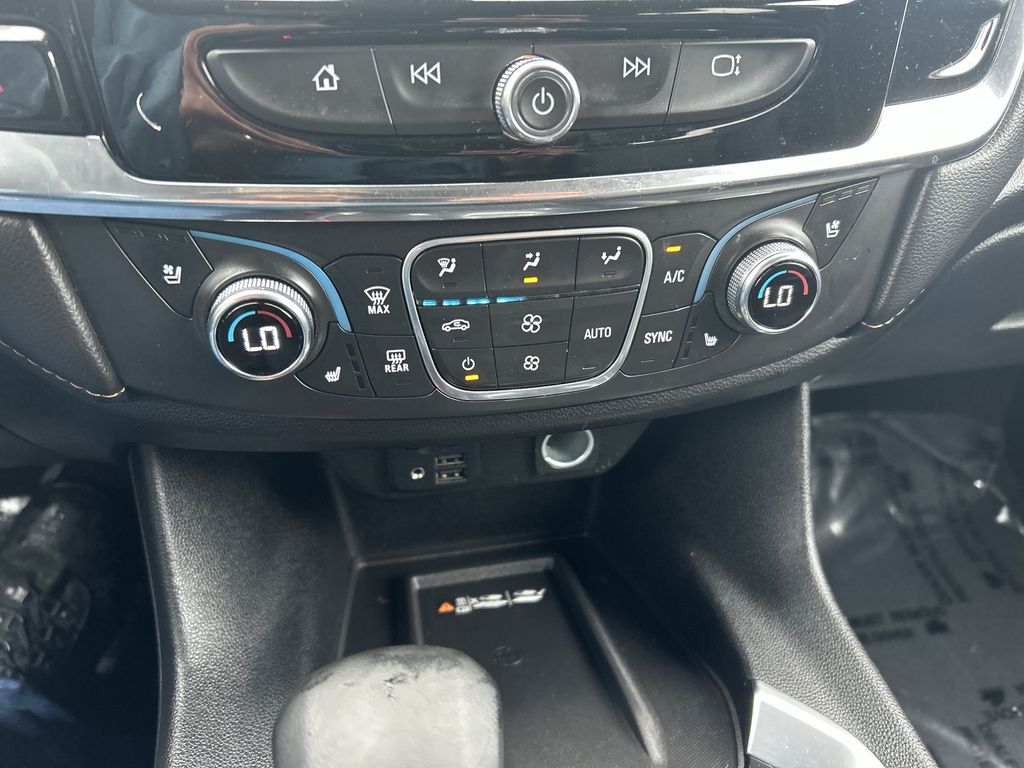 Thumbnail: 2020 Chevrolet Traverse - 18