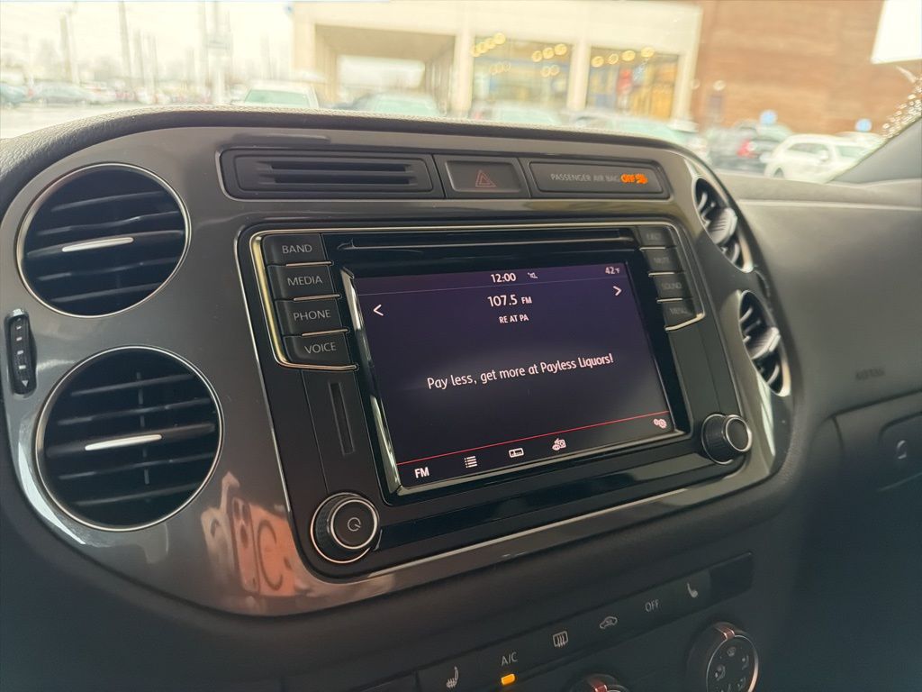 Thumbnail: 2016 Volkswagen Tiguan - 27