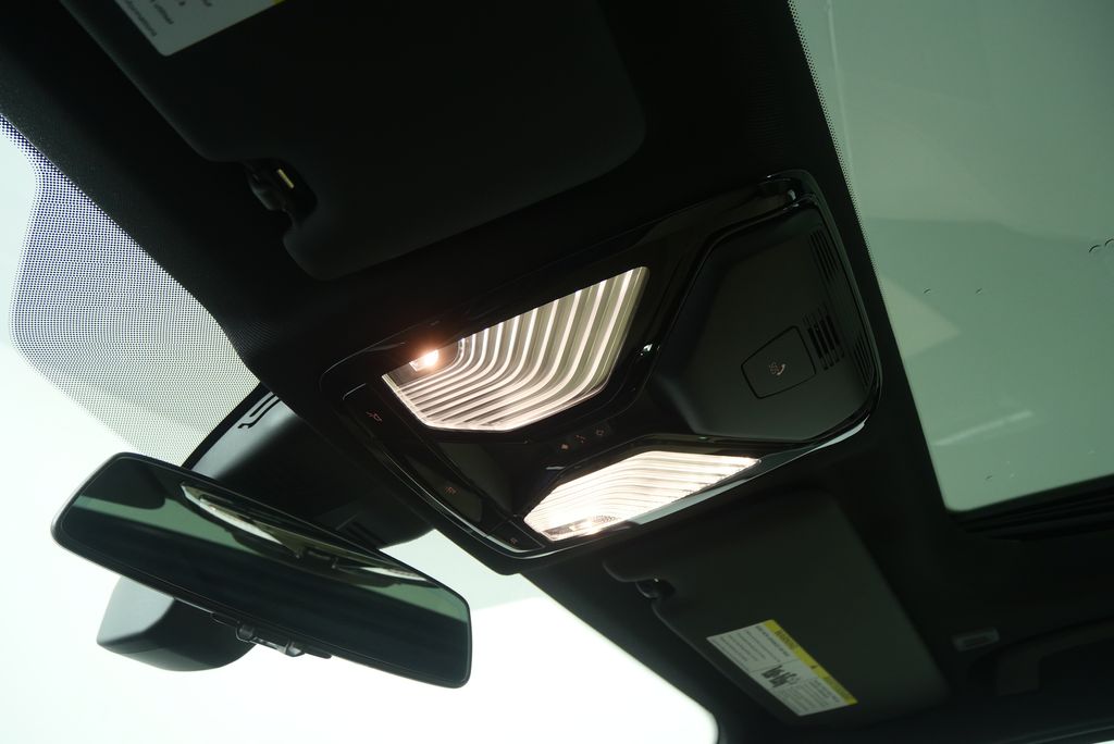 Thumbnail: 2025 BMW 3 Series - 24