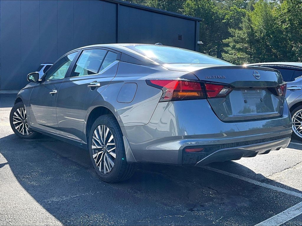 2024 Nissan Altima — photo 6