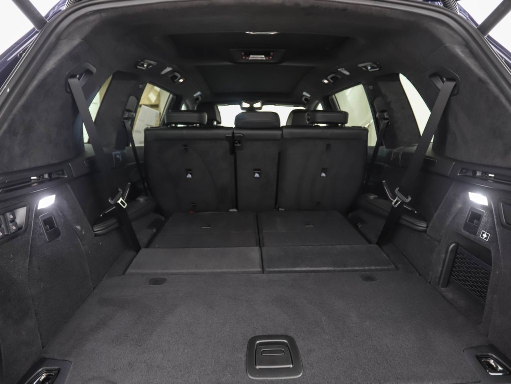 Thumbnail: 2026 BMW X7 - 29