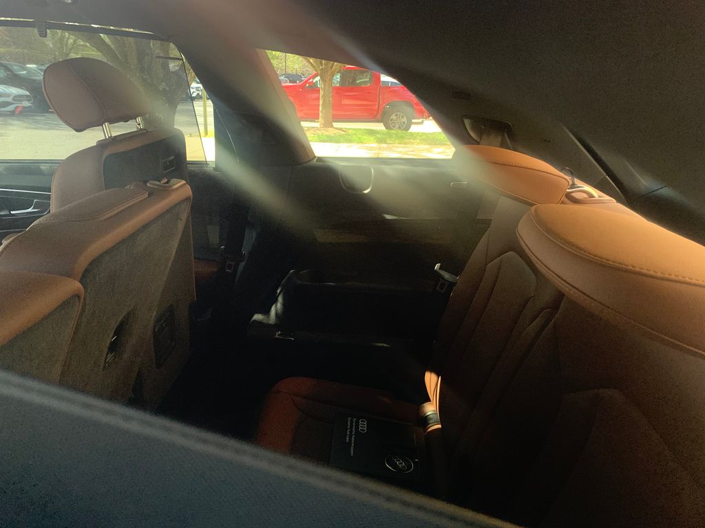 Thumbnail: 2023 Audi Q7 - 7