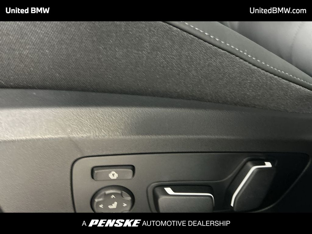 Thumbnail: 2025 BMW X3 - 12