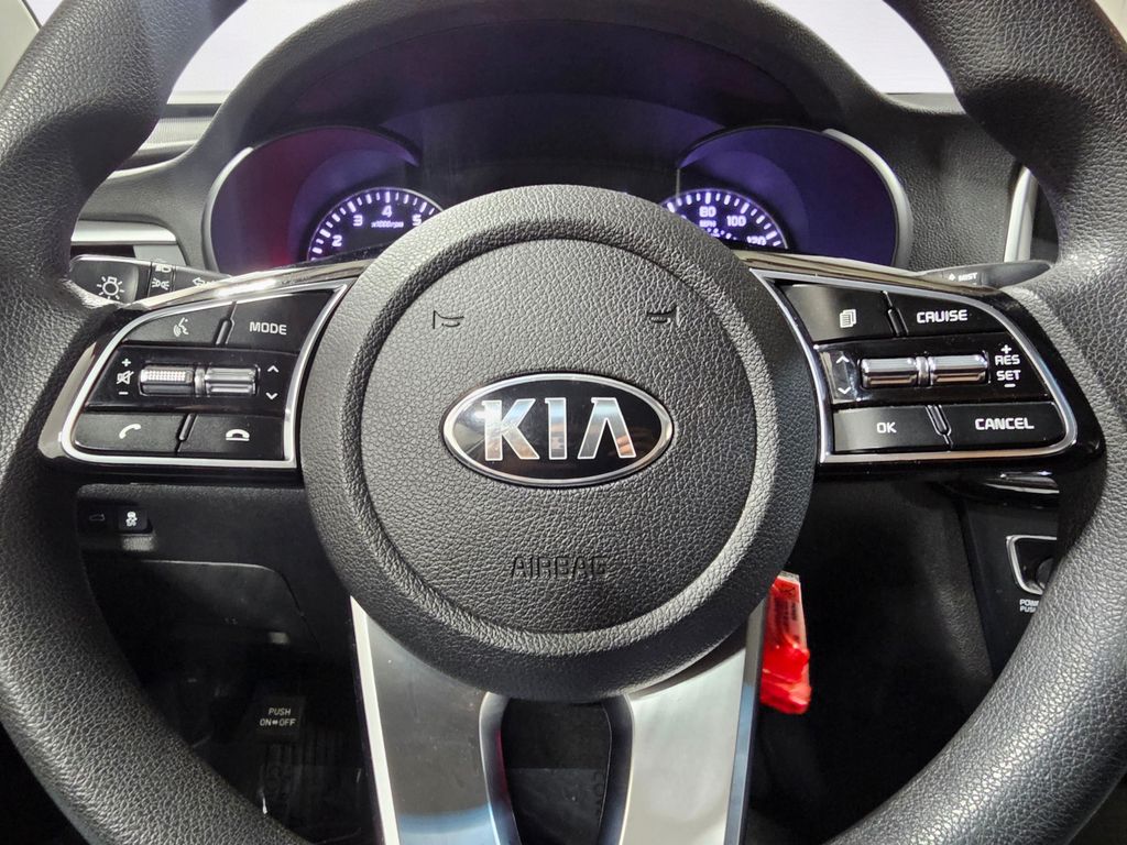 Used 2020 White Kia LX image 25