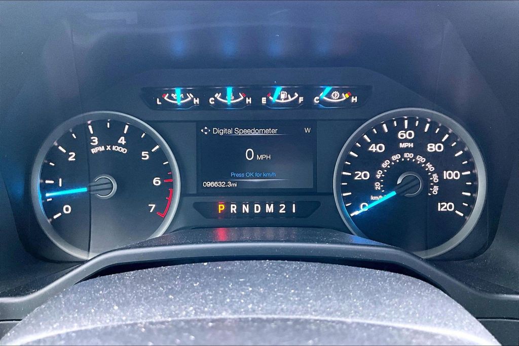 Used 2016 Red Ford XLT image 22