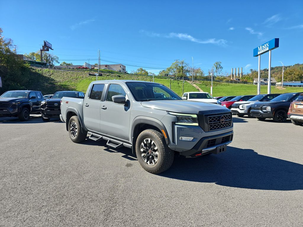 2023 Nissan Frontier PRO-4X Crew Cab 4WD