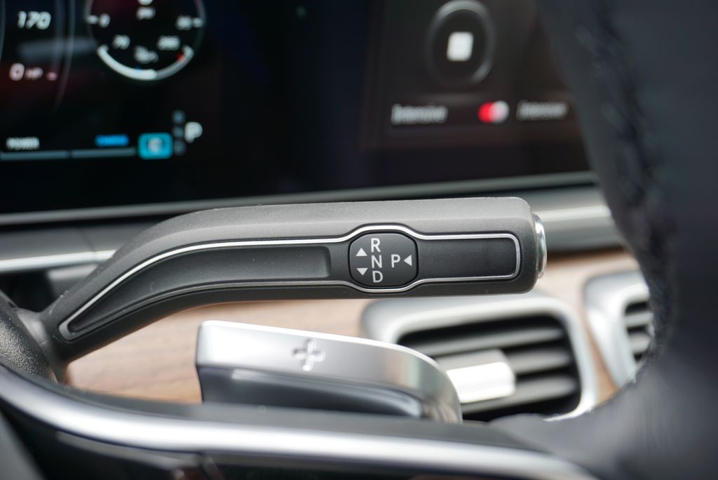 Thumbnail: 2026 Mercedes-Benz GLE - 32