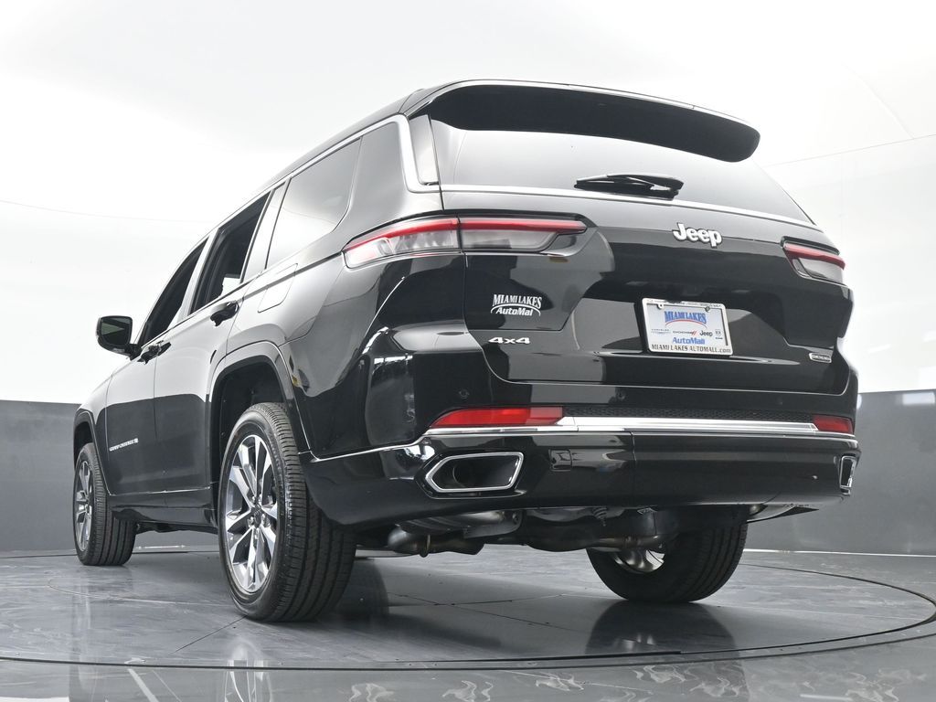 New 2025 Diamond Black Crystal Pearlcoat Jeep Overland image 56