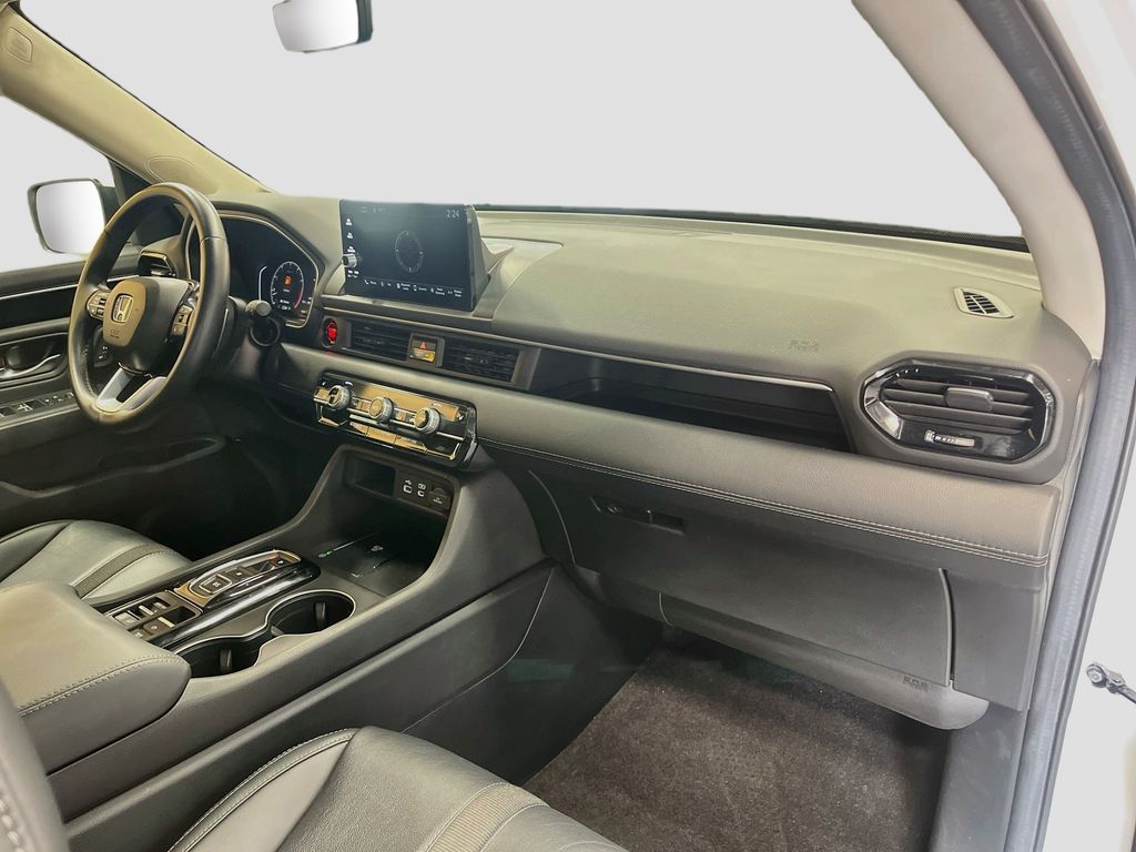 Used 2025 White Honda EX-L image 29