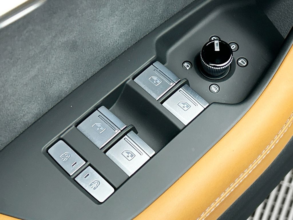 Thumbnail: 2025 Audi RS 7 - 22