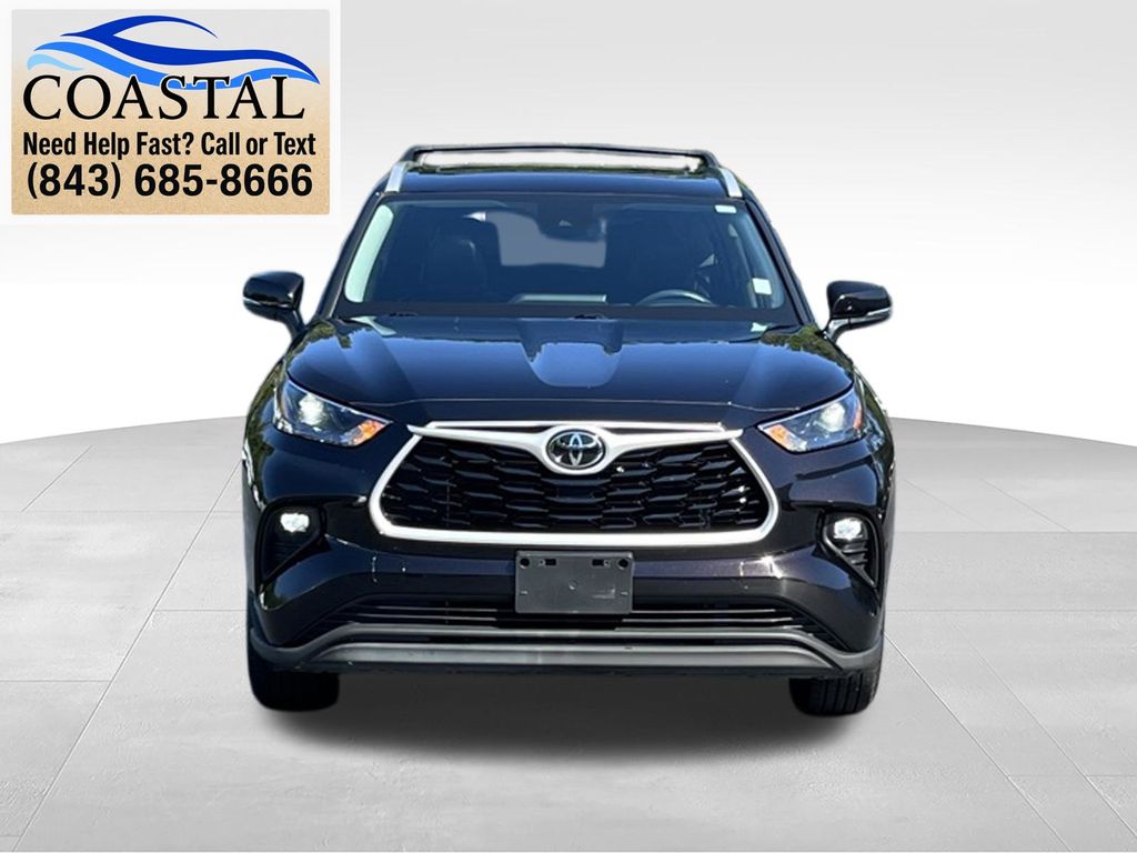 2022 Toyota Highlander XLE Brown at Davis Toyota of Orangeburg
