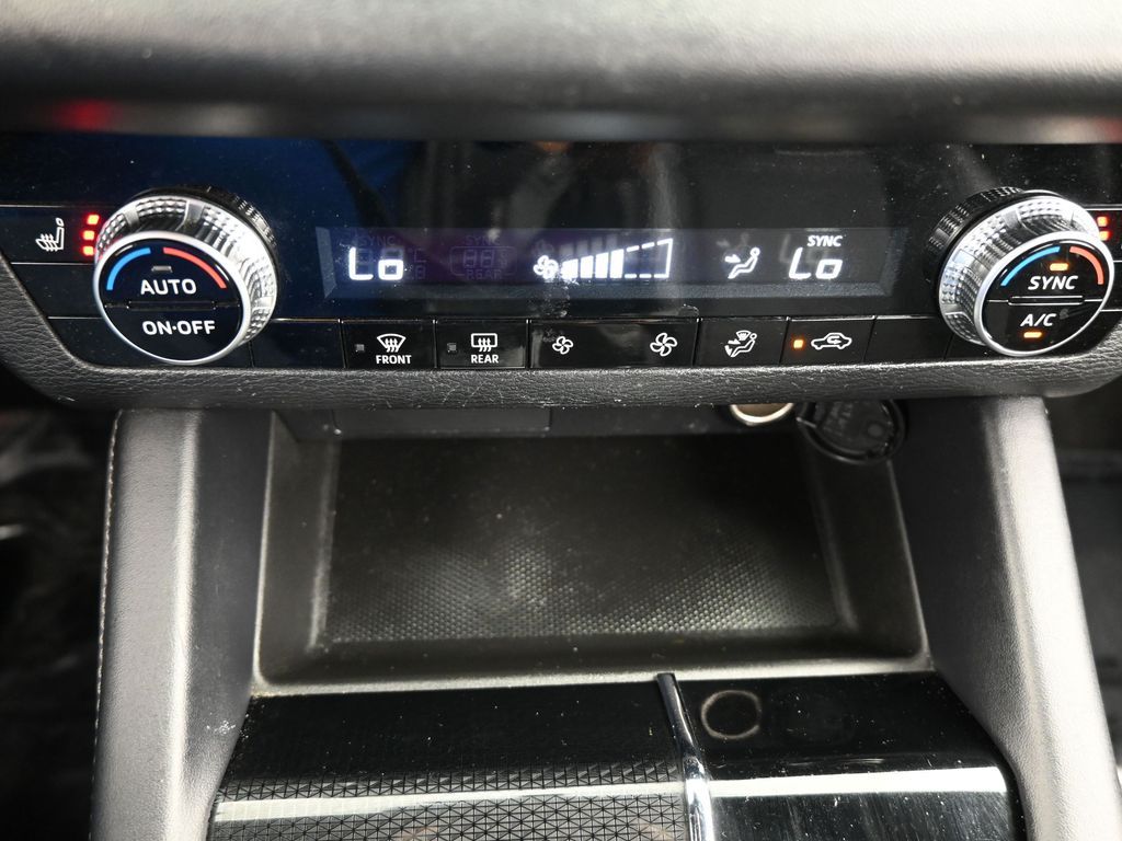 Used 2023 Cosmic Blue Metallic Mitsubishi SE Special Edition image 29