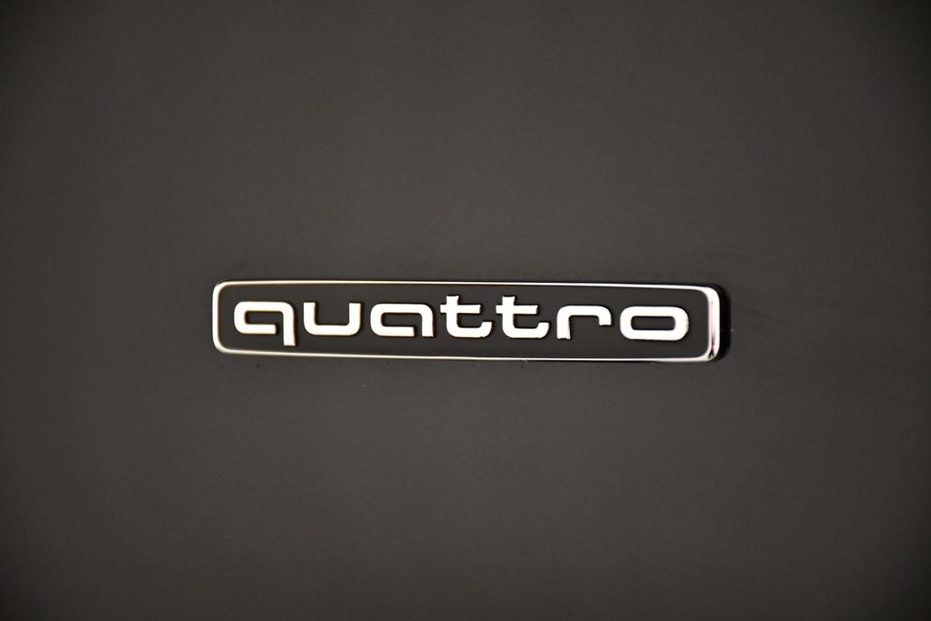 Thumbnail: 2025 Audi Q5 - 10