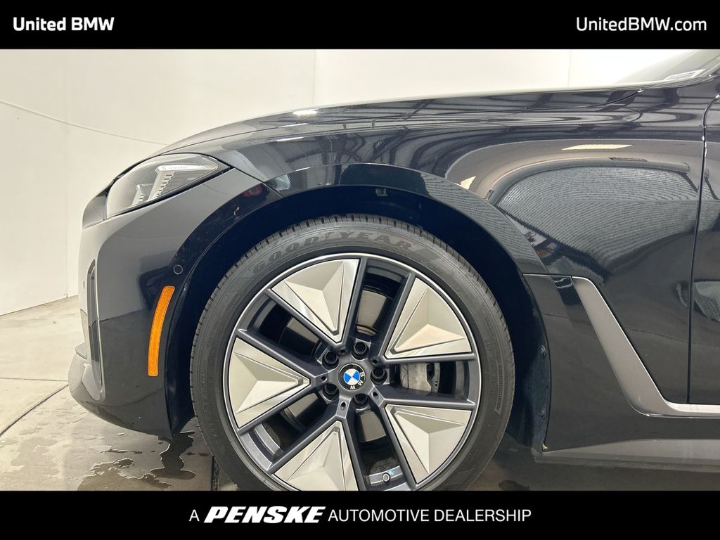 Thumbnail: 2025 BMW i4 - 10