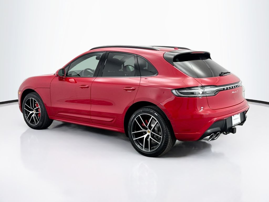 Thumbnail: 2026 Porsche Macan - 3