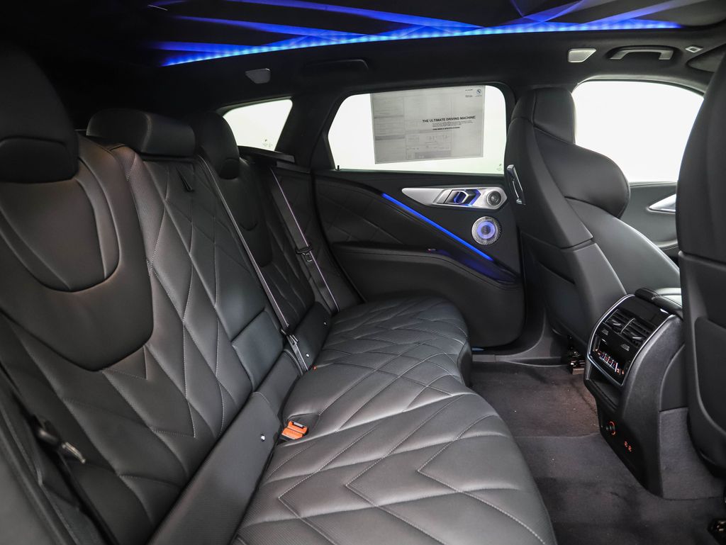 Thumbnail: 2026 BMW XM - 31