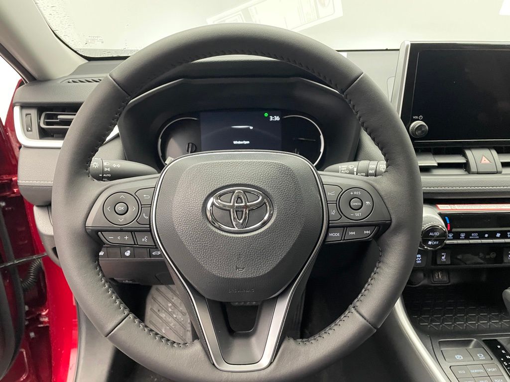 2025 Toyota RAV4 XLE 21