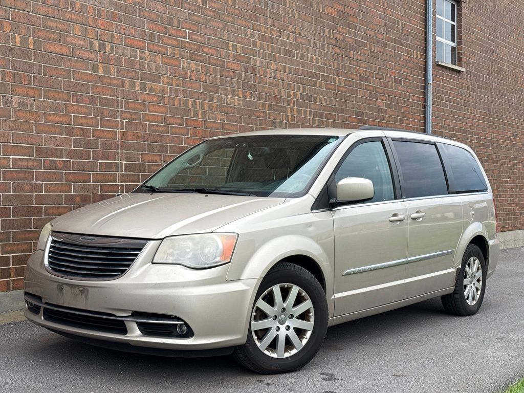 2013 Chrysler Town & Country Cashmere Pearl Minivan Tracción delantera 6 velocidades Automática