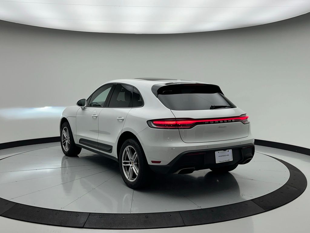 Thumbnail: 2024 Porsche Macan - 9