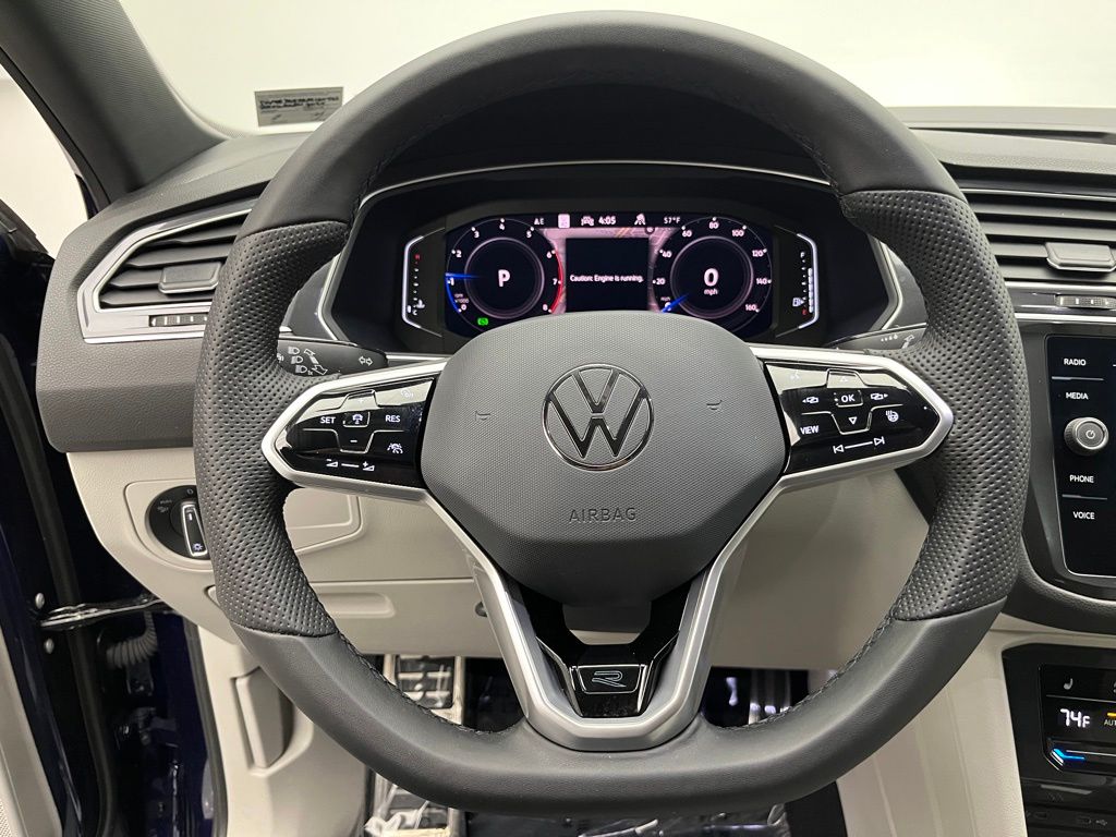 Thumbnail: 2024 Volkswagen Tiguan - 11