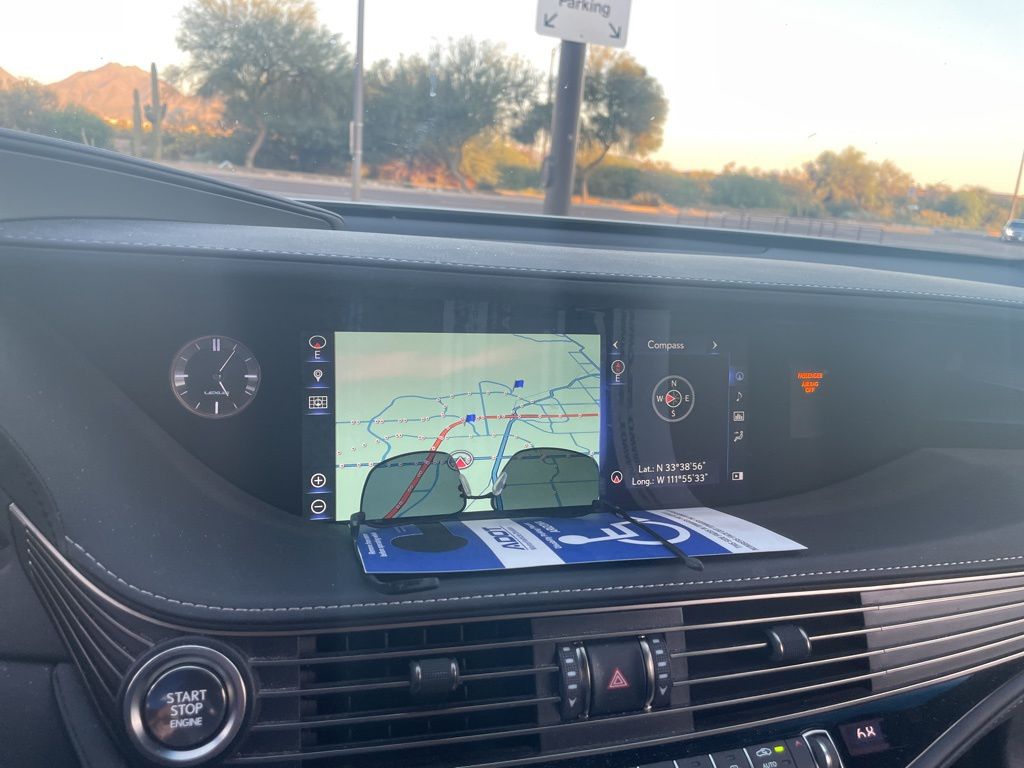 Thumbnail: 2019 Lexus LS - 10