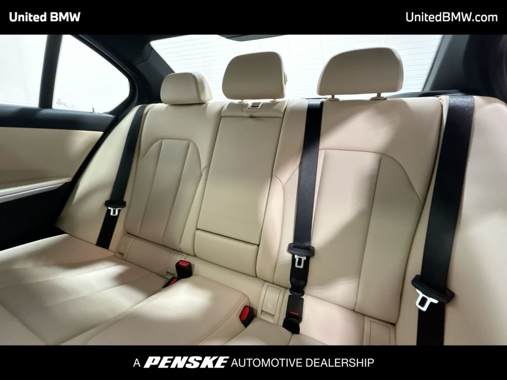 2024 BMW 3 Series 330i 21