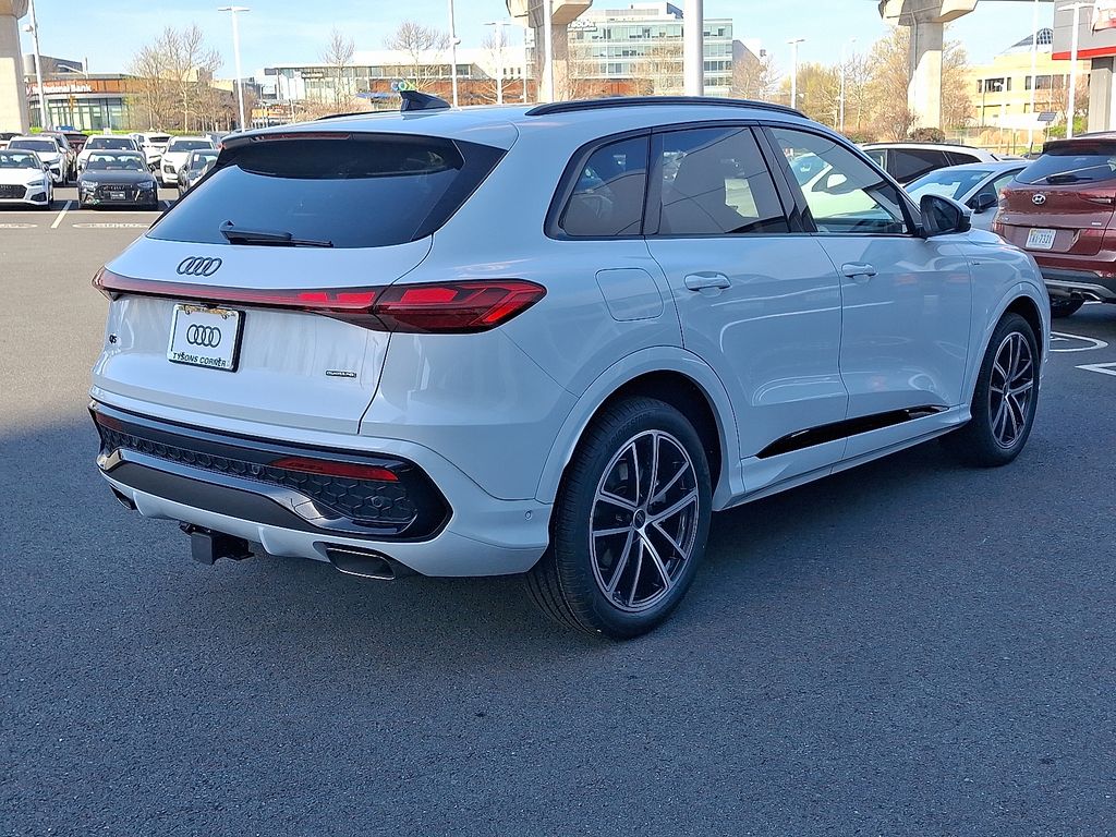 Thumbnail: 2026 Audi Q5 - 3