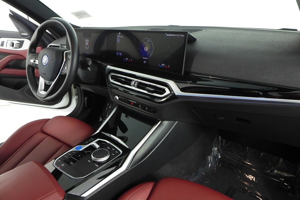 Thumbnail: 2023 BMW i4 - 13