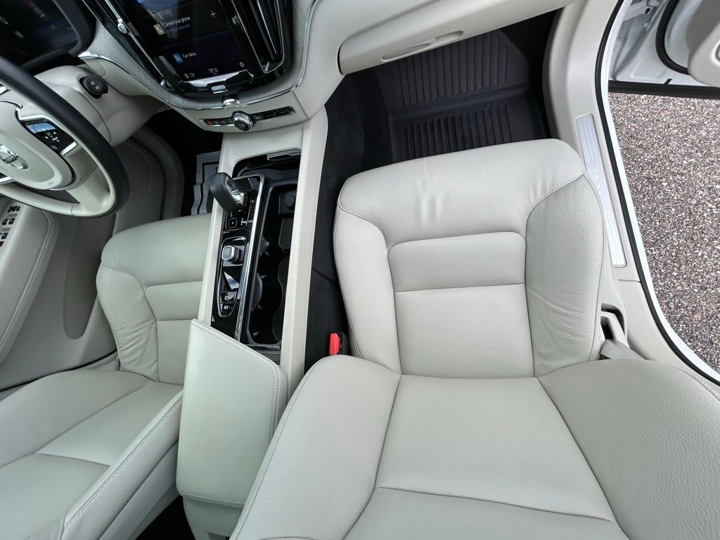 Used 2023 White Volvo B5 Plus Bright Theme image 44