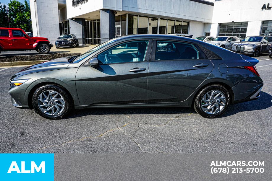 Used 2024 Gray Hyundai SEL image 6
