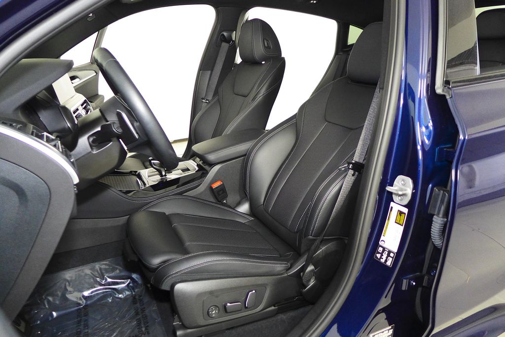 Thumbnail: 2025 BMW X4 - 22