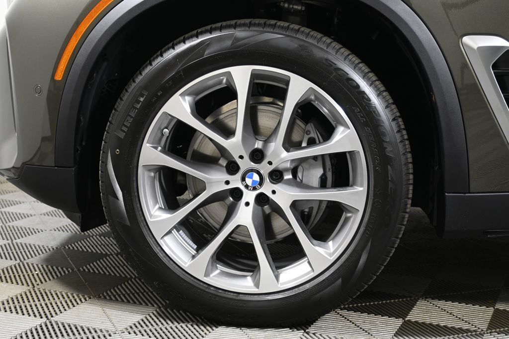 Thumbnail: 2026 BMW X5 - 12