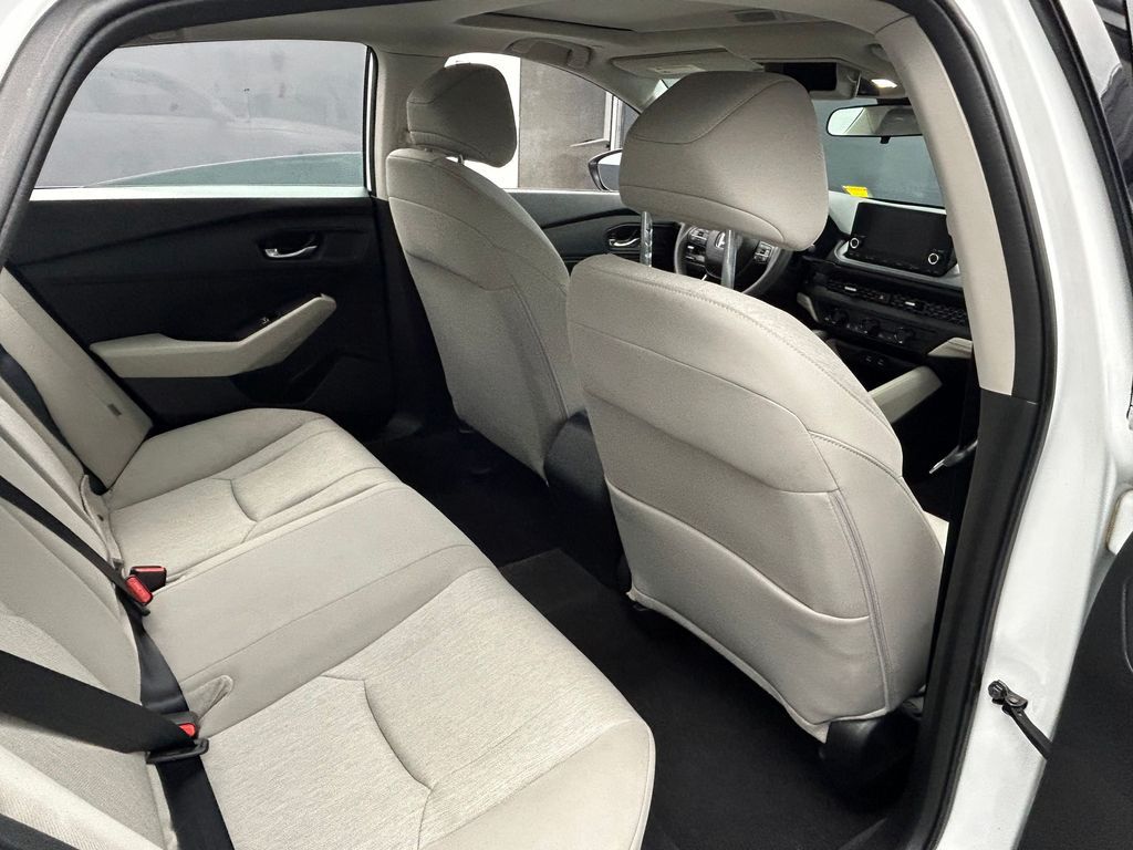 Used 2023 White Honda EX image 37