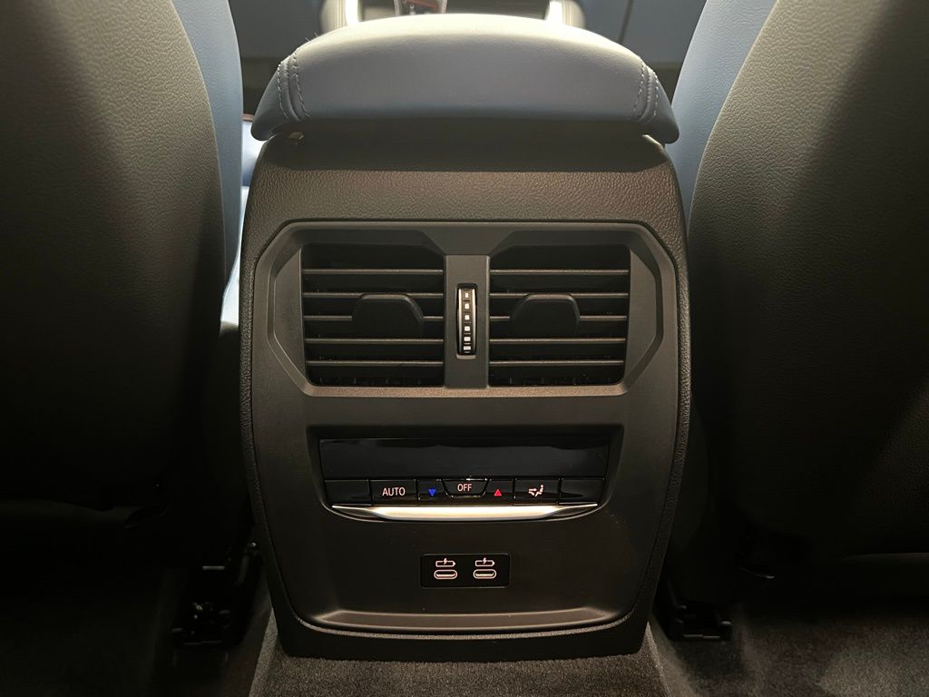 Thumbnail: 2026 BMW M3 - 10