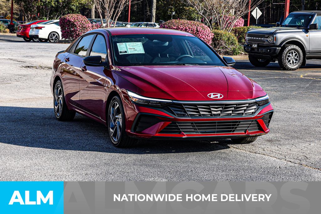 Used 2025 Red Hyundai SEL Sport image 4