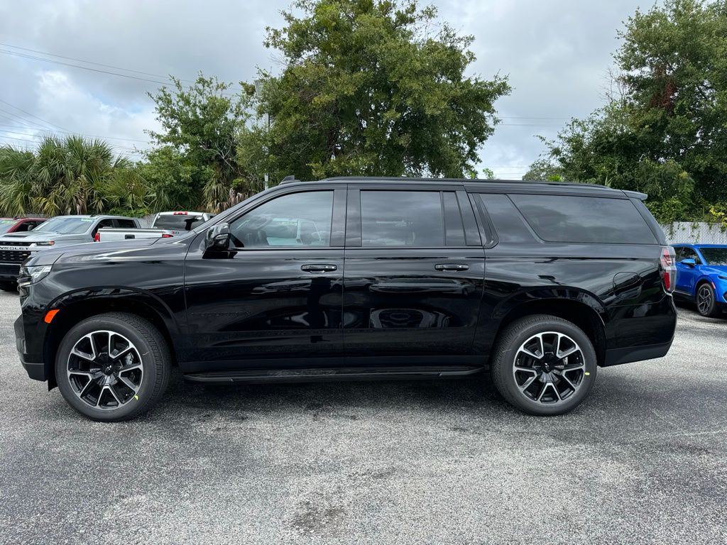 2024 Chevrolet Suburban RST 5