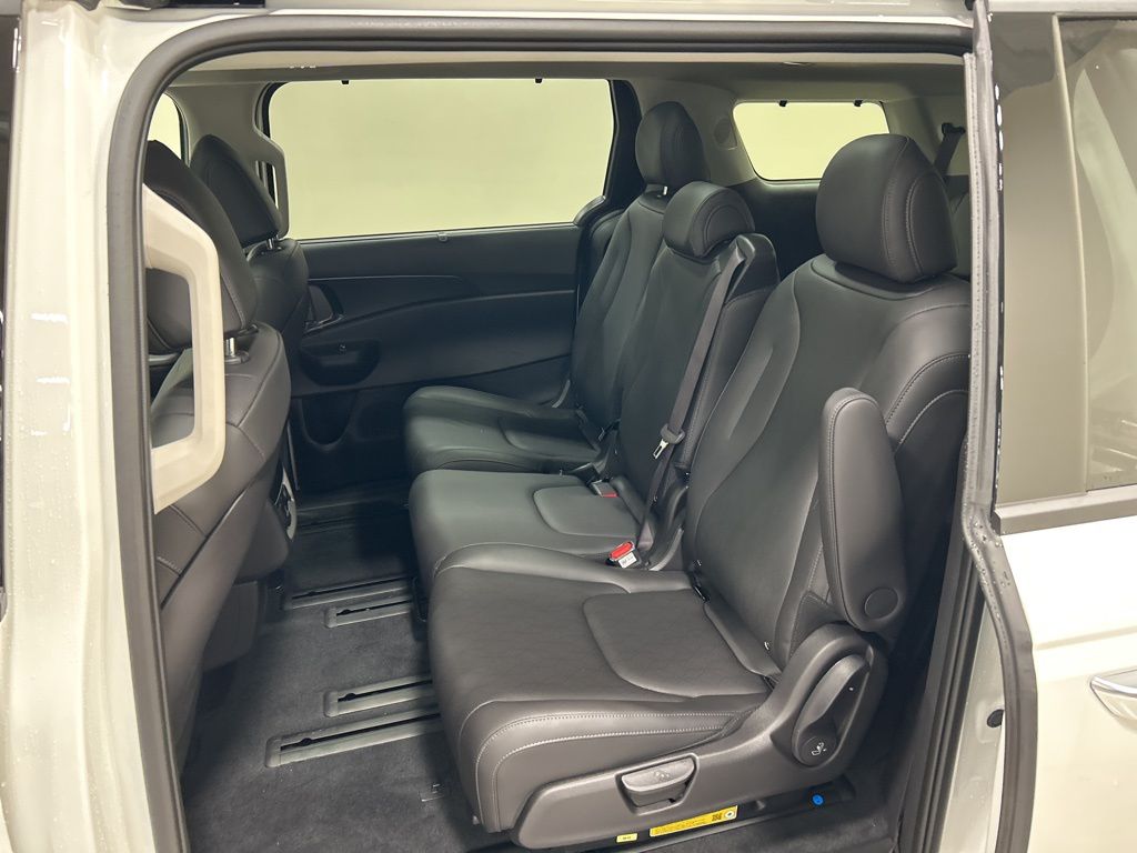 new 2026 Kia Carnival Hybrid car, priced at $1,164,713