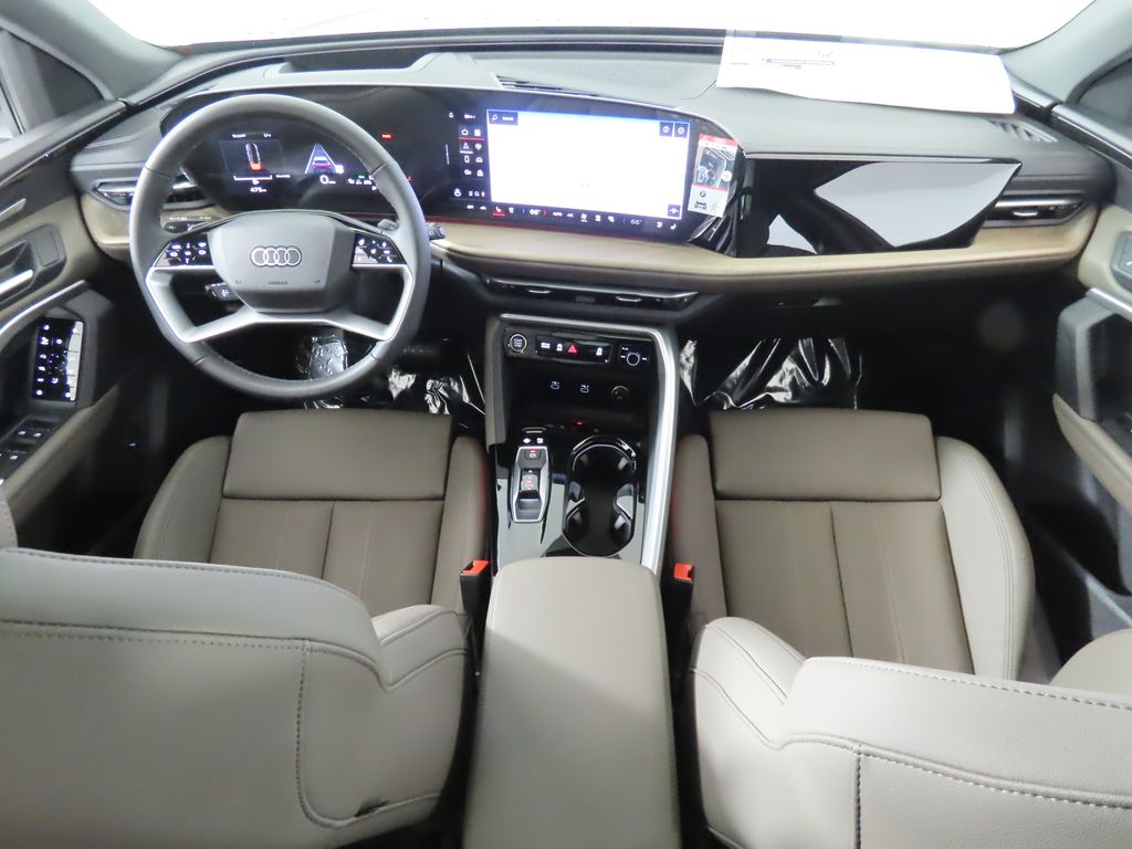 Thumbnail: 2025 Audi Q5 - 12