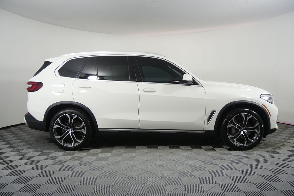 Thumbnail: 2023 BMW X5 - 2